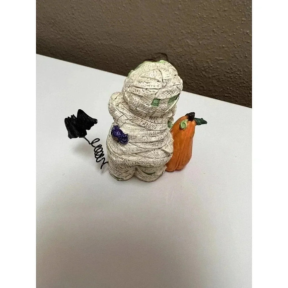 VINTAGE HALLOWEEN ZOMBIE MUMMY RESIN FIGURINE 2.75"H x 2"W BAT & PUMPKIN EUC - Picture 5 of 11